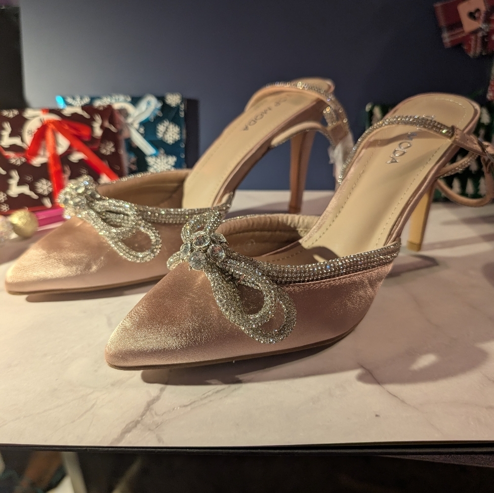 Top Moda Size 9Women's Glittering Blush Satin Heels- NIB - Picture 3 of 7